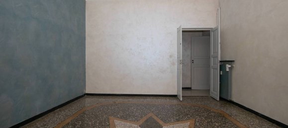 4 bedrooms Apartment in Genoa, Italy No. 373215 4