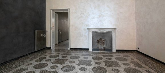 4 bedrooms Apartment in Genoa, Italy No. 373215 2