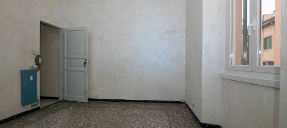 4 bedrooms Apartment in Genoa, Italy No. 373215 7