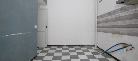 4 bedrooms Apartment in Genoa, Italy No. 373215 8