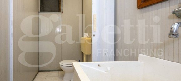 5 rooms Warehouse in Padua, Italy No. 281458 3