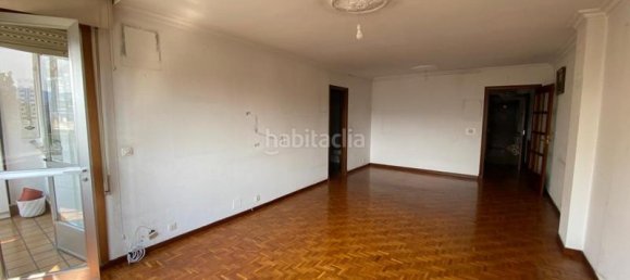 4 bedrooms Apartment in Vigo, Spain No. 142911 3