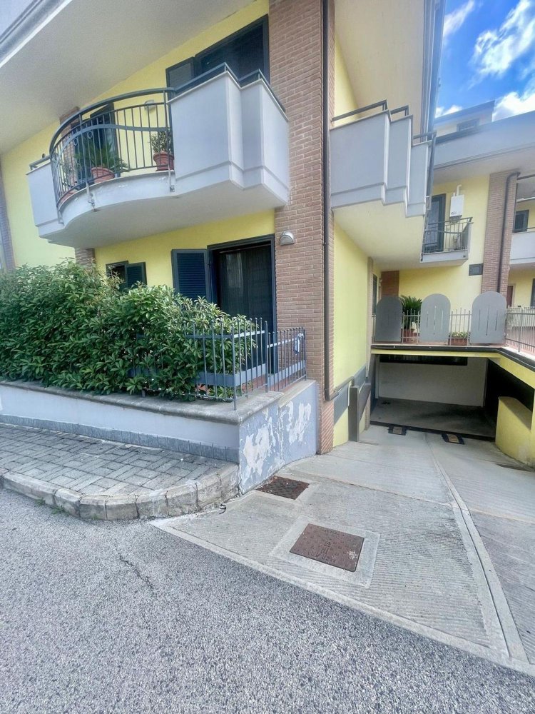 3 bedrooms Apartment in Avellino, Italy No. 314943