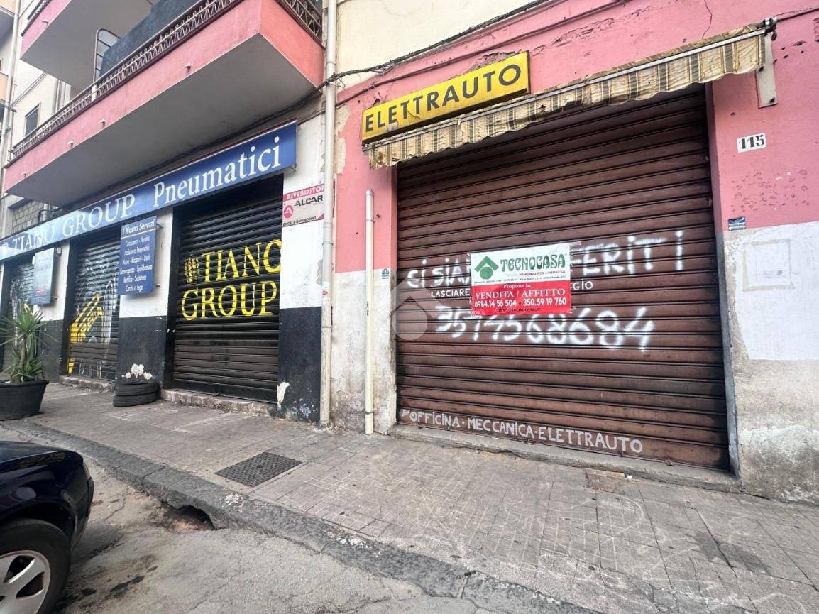 Propiedad comercial en Cosenza, Italy 56 m² No. 339930