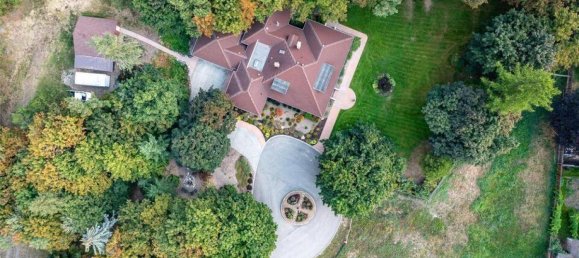 4 bedrooms House in British Columbia, Canada No. 1284 3