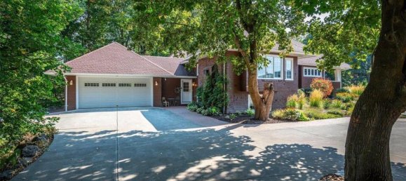 4 bedrooms House in British Columbia, Canada No. 1284 7