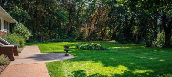 4 bedrooms House in British Columbia, Canada No. 1284 10