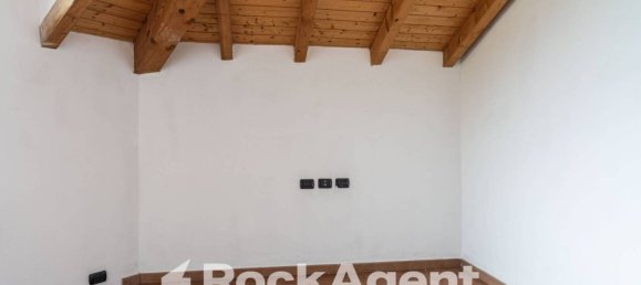 2 bedrooms Apartment in Montesegale, Italy No. 304573 4