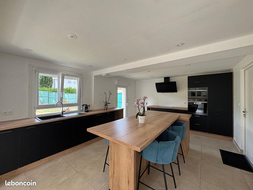 4 Schlafzimmer Haus in Angers, France, Nr. 337419