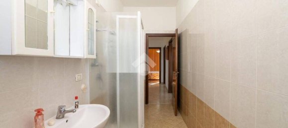 Квартира с 3 спальнями в Кассина де Пекки, Италия № 60878 19