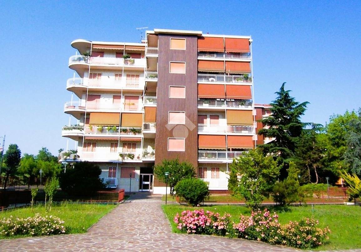 Квартира с 3 спальнями в Кассина де Пекки, Италия № 60878