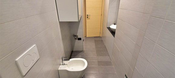 Квартира с 1 спальней в Комо, Италия № 319622 33