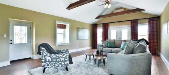 3 bedrooms Farm in Burlington, Canada No. 1529 4