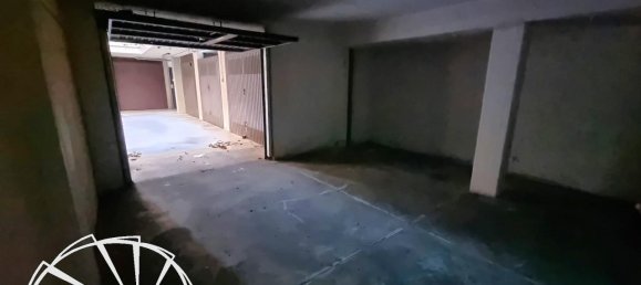 43m² Garage in Prato, Italy No. 23626 4