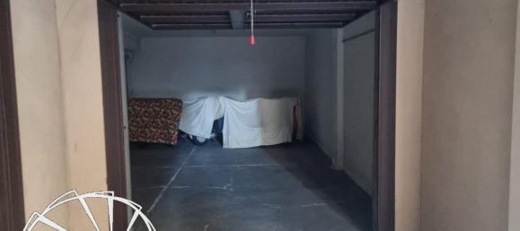 43m² Garage in Prato, Italy No. 23626 3