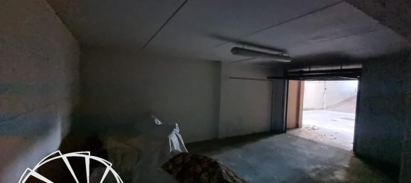 43m² Garage in Prato, Italy No. 23626 9
