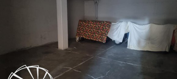 43m² Garage in Prato, Italy No. 23626 6