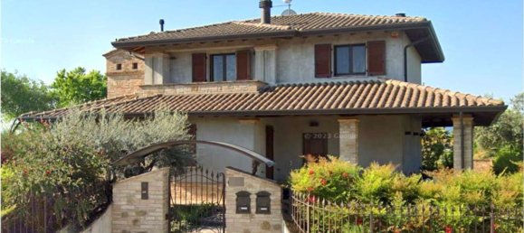 17-Zimmer Villa in Bastia Umbra, Italy, Nr. 46705 4