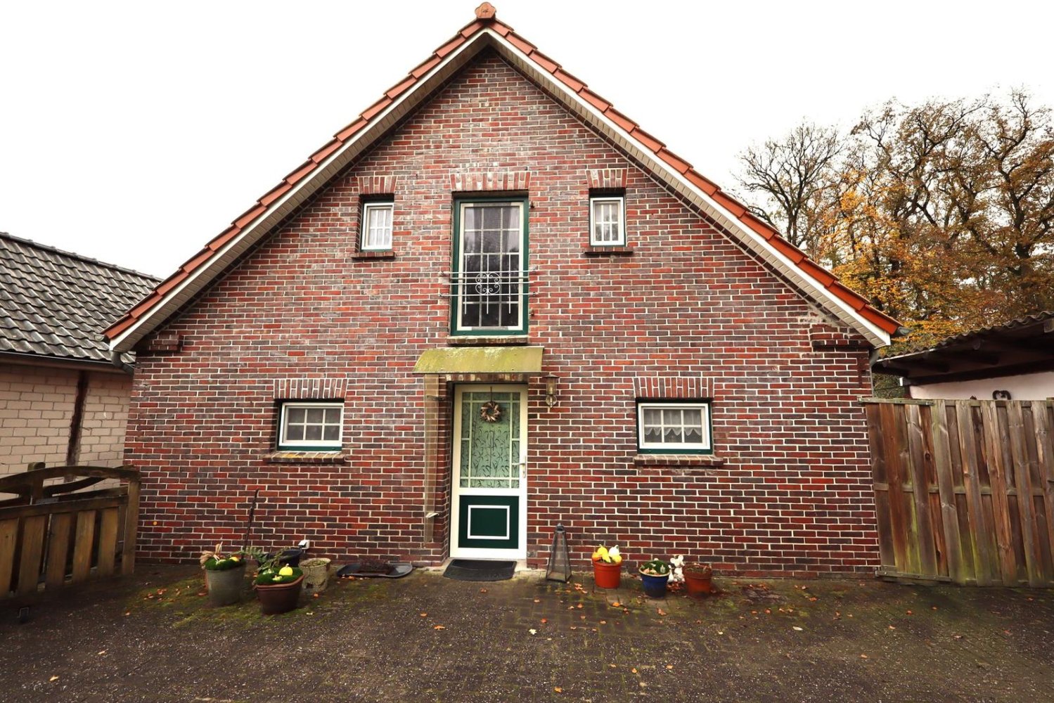 4 rooms House in Friesland, Germany No. 176701