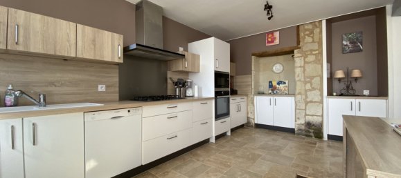 Casa de 5 dormitorios en Bourgueil, France No. 69386 6