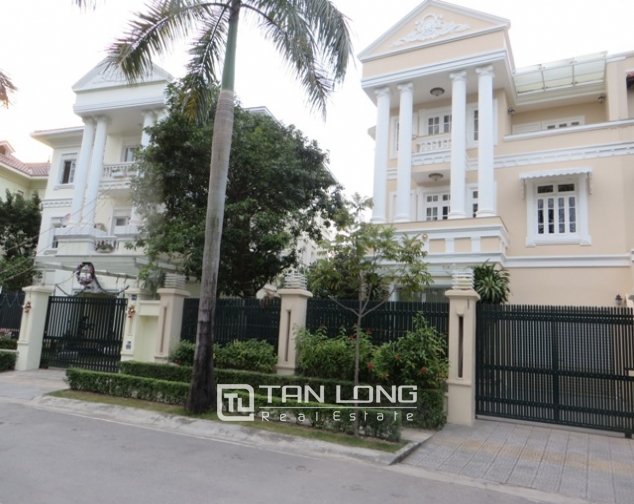 4 Schlafzimmer Villa in Tay Ho, Vietnam, Nr. 2146