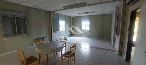 Gewerbliche Immobilie in Gard, France 900m², Nr. 298267 5