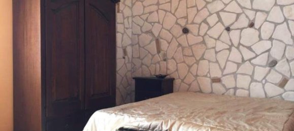 Дом с 3 комнатами в Кастель Вольтурно, Италия № 253413 2