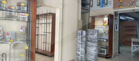 3 rooms Commercial property in Bari, Italy No. 21997 2