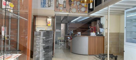 3 rooms Commercial property in Bari, Italy No. 21997 8