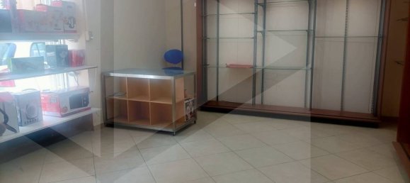 3 rooms Commercial property in Bari, Italy No. 21997 17