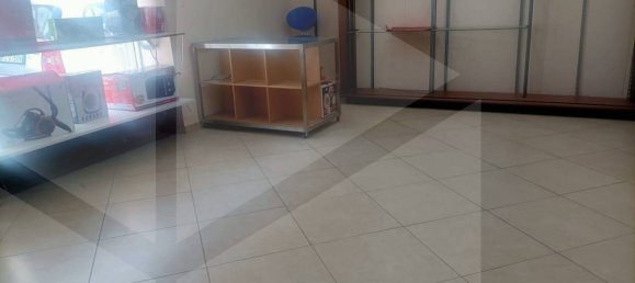 3 rooms Commercial property in Bari, Italy No. 21997 3