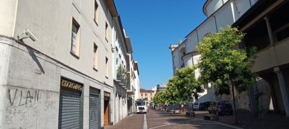 355m² Building in Gallarate, Italy No. 363514 5
