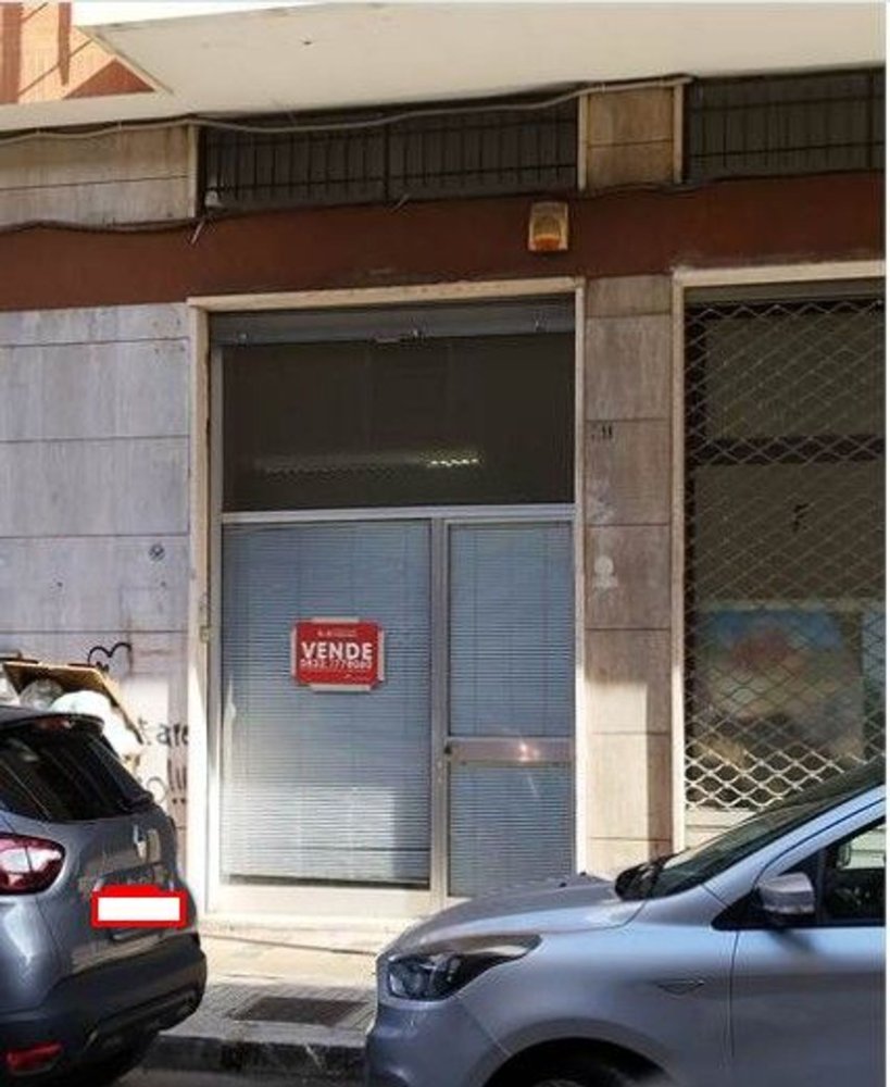 Propiedad comercial en Lecce, Italy 55 m² No. 16244