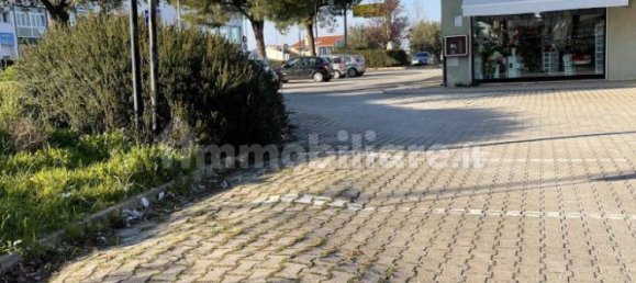 226m² Commercial property in Rocca San Giovanni, Italy No. 164944 3