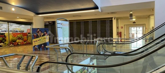 226m² Commercial property in Rocca San Giovanni, Italy No. 164944 6