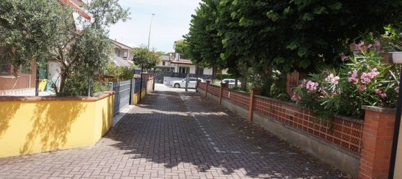 3 bedrooms House in Comacchio, Italy No. 317484 3