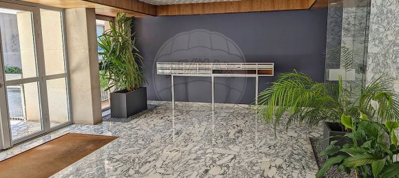 113m² Office in Marseille, France No. 329791 10