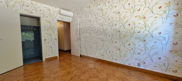 113m² Office in Marseille, France No. 329791 4