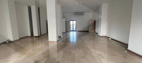 3 rooms Commercial property in Vico del Gargano, Italy No. 22431 2