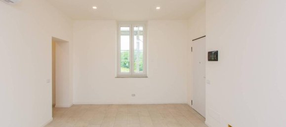 Квартира с 2 комнатами в Ольджате Олона, Италия № 40841 3