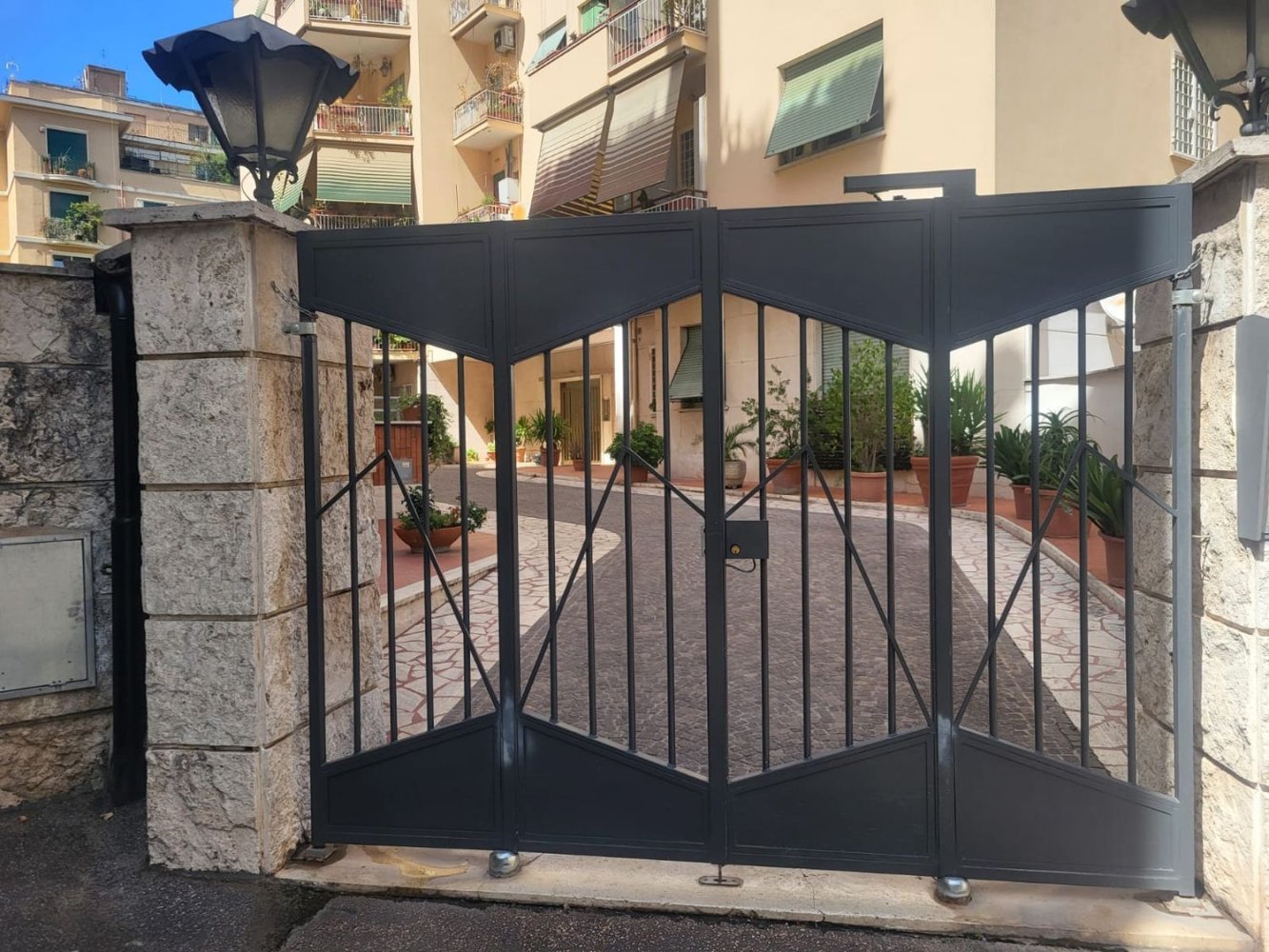 3 bedrooms Apartment in Rome, Italy No. 341784