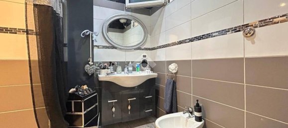 2 bedrooms Apartment in Naples, Italy No. 33962 2