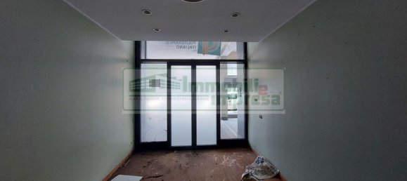 860m² Office in Busto Arsizio, Italy No. 85106 15