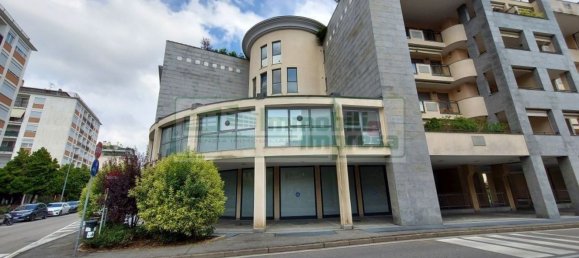 860m² Office in Busto Arsizio, Italy No. 85106 22