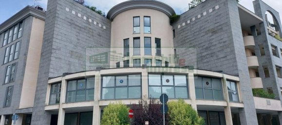 860m² Office in Busto Arsizio, Italy No. 85106 25