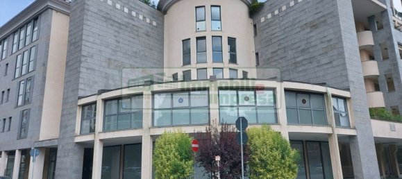 860m² Office in Busto Arsizio, Italy No. 85106 24