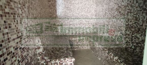 860m² Office in Busto Arsizio, Italy No. 85106 12