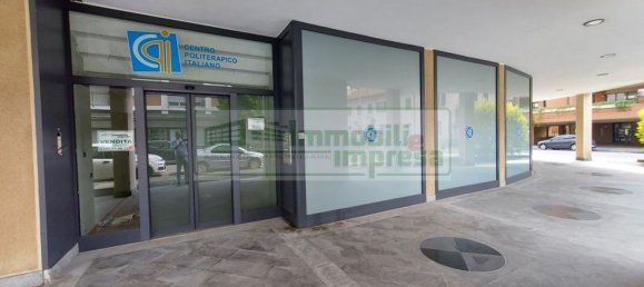 860m² Office in Busto Arsizio, Italy No. 85106 19