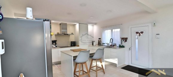 3 Schlafzimmer Villa in Faro, Portugal, Nr. 103432 10