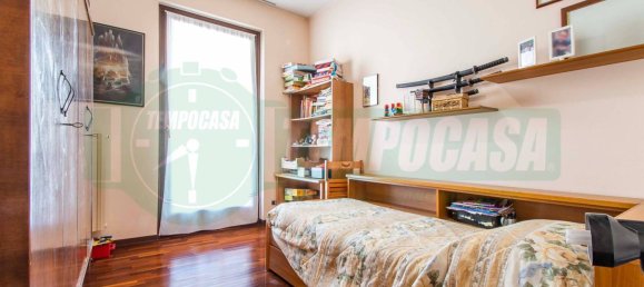 3 bedrooms Villa in Lainate, Italy No. 72317 5